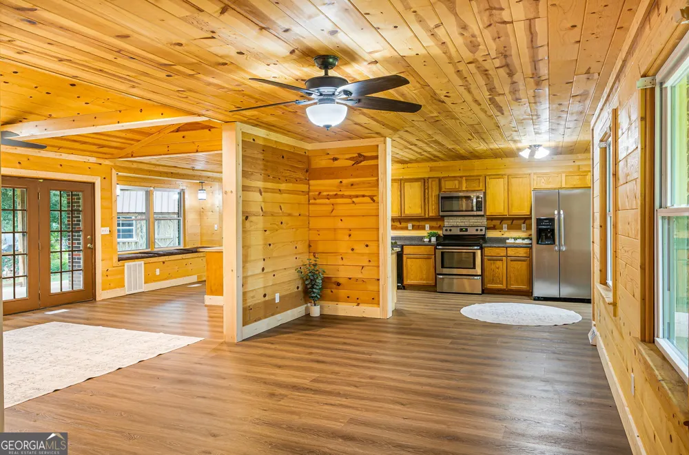 134 Ellen Hand CIR Cedartown, GA 30125