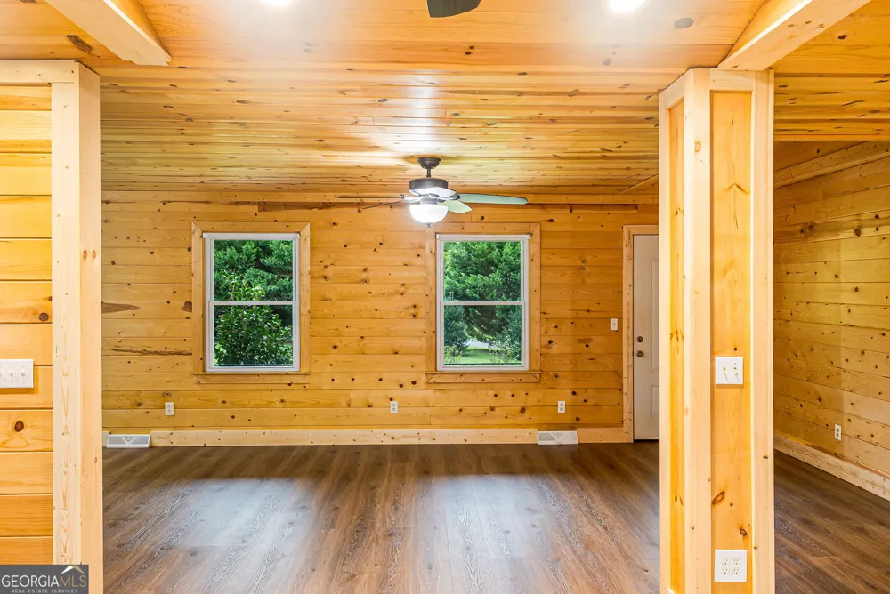 134 Ellen Hand CIR Cedartown, GA 30125