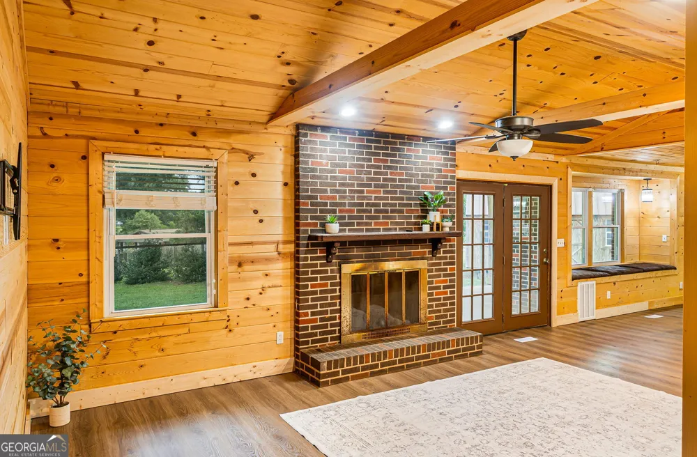 134 Ellen Hand CIR Cedartown, GA 30125