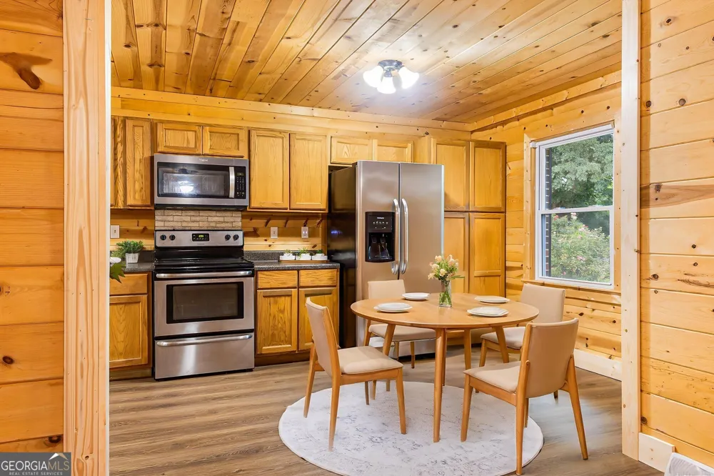 134 Ellen Hand CIR Cedartown, GA 30125