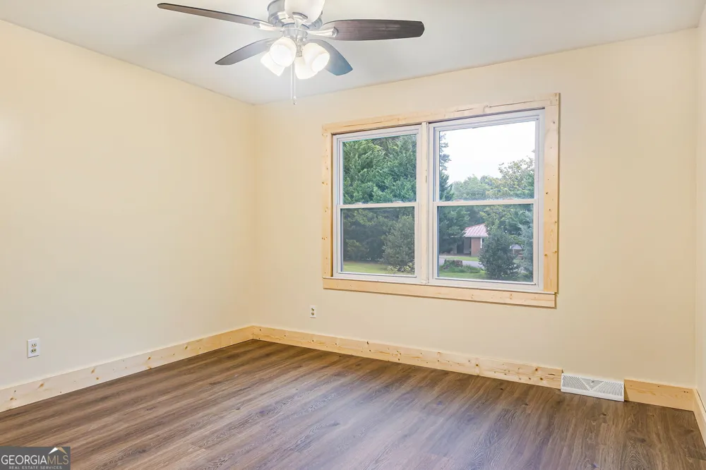 134 Ellen Hand CIR Cedartown, GA 30125