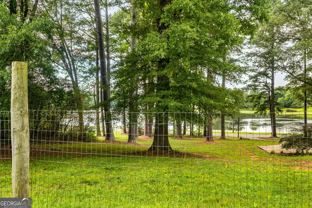 134 Ellen Hand CIR Cedartown, GA 30125