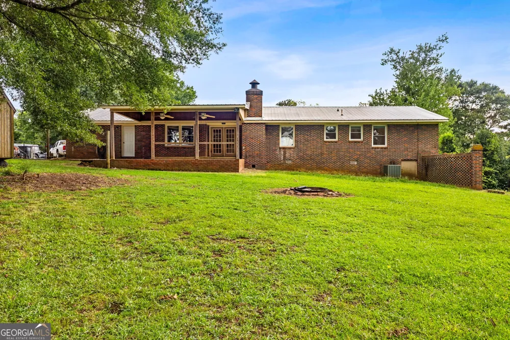 134 Ellen Hand CIR Cedartown, GA 30125