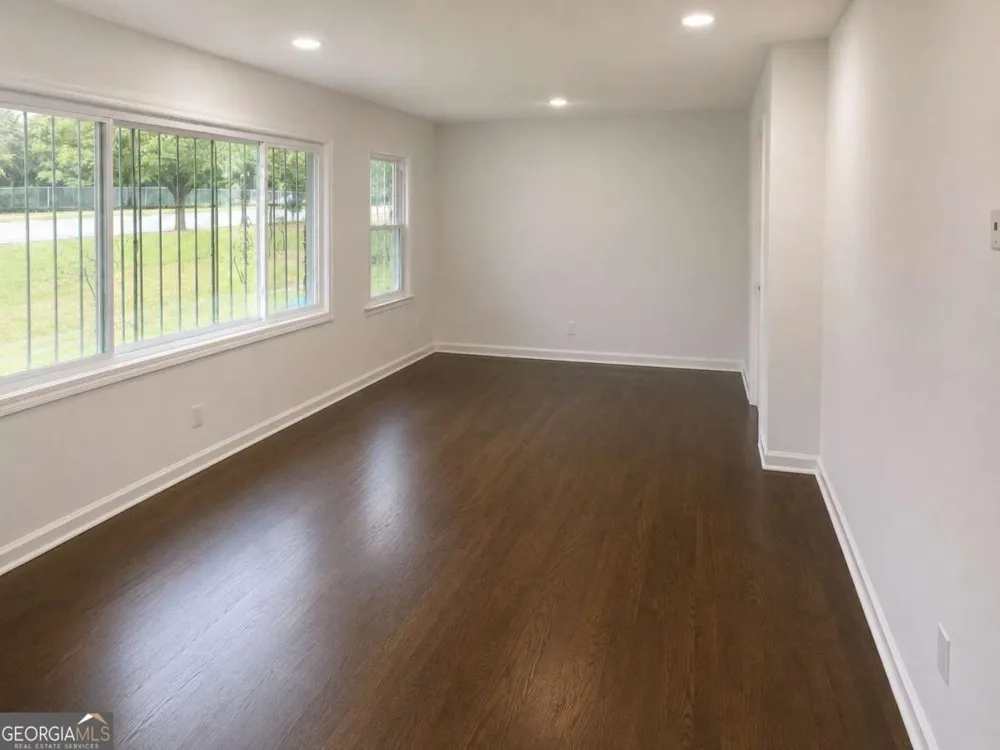 1189 Rockcut RD Forest Park, GA 30297