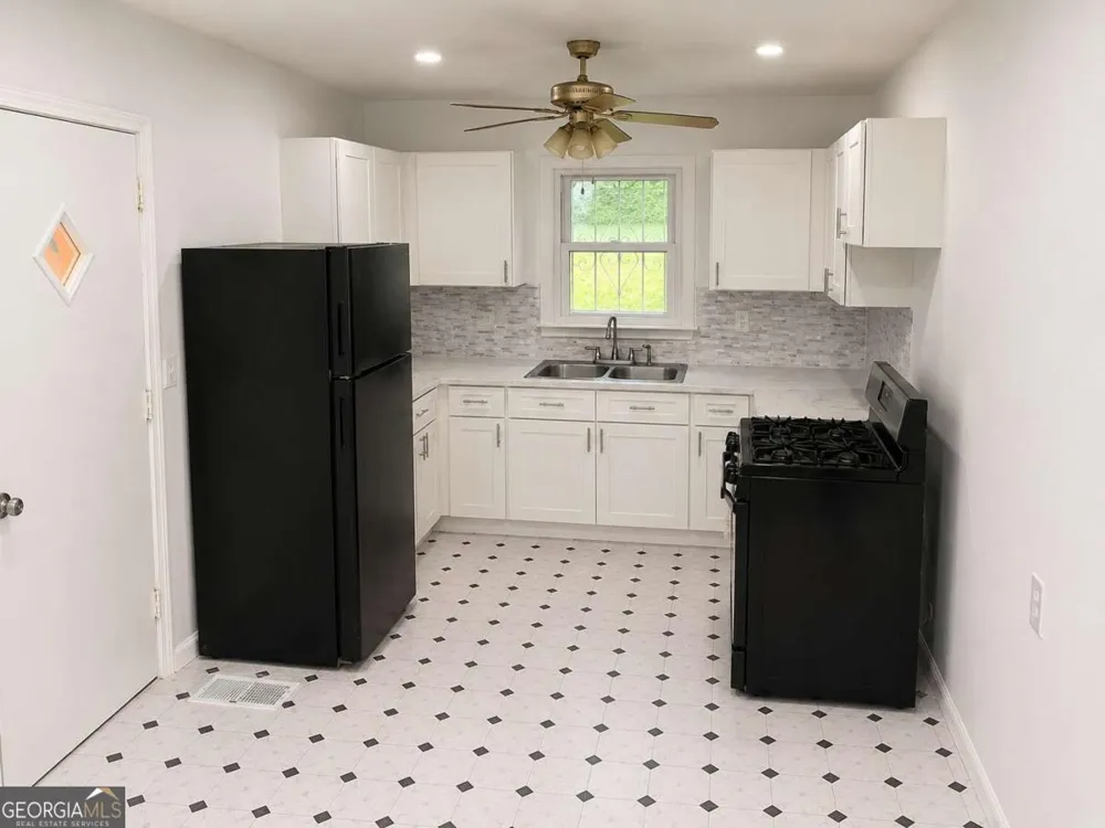1189 Rockcut RD Forest Park, GA 30297