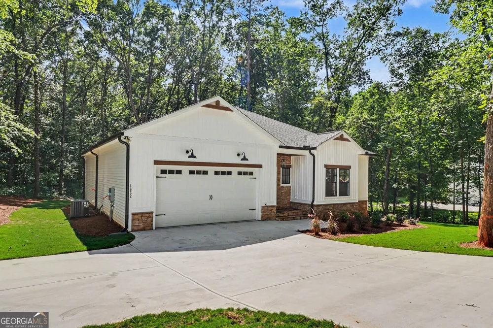 1632 McClung RD Hiram, GA 30141