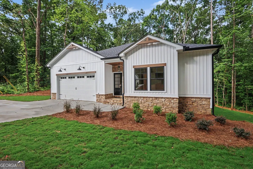 1632 McClung RD Hiram, GA 30141