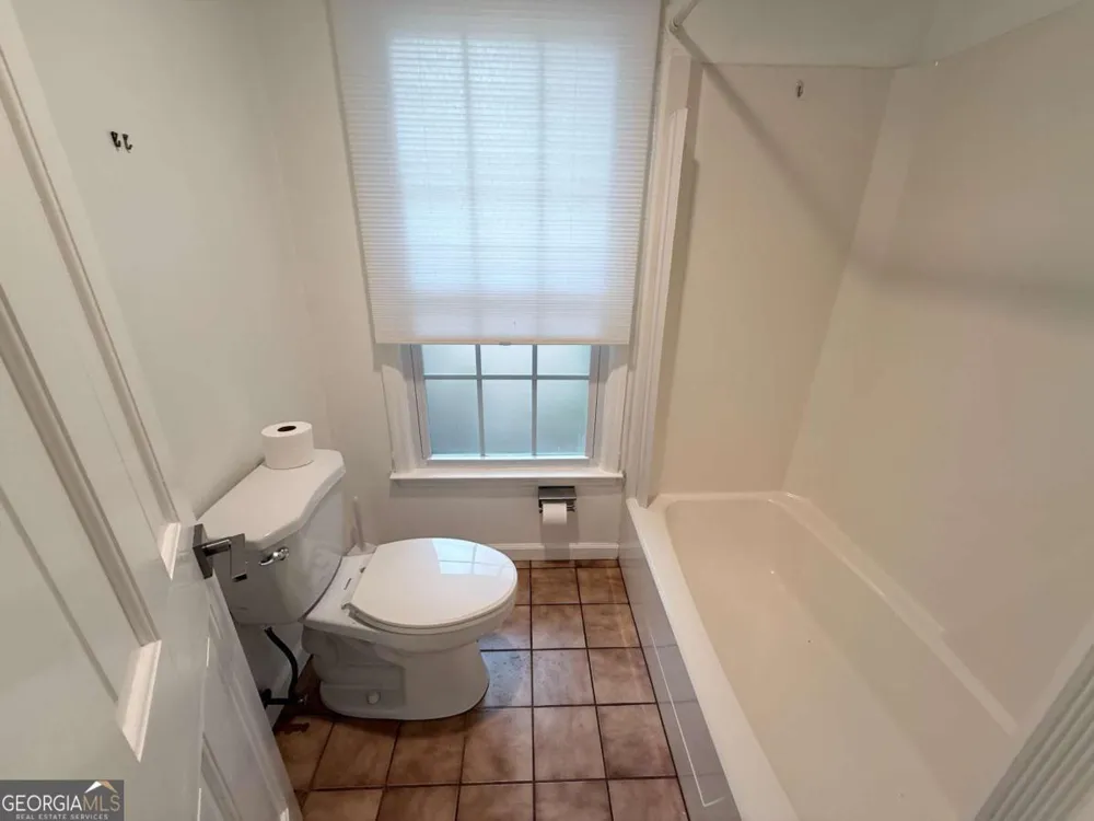 3033 Riviera DR NW Conyers, GA 30012