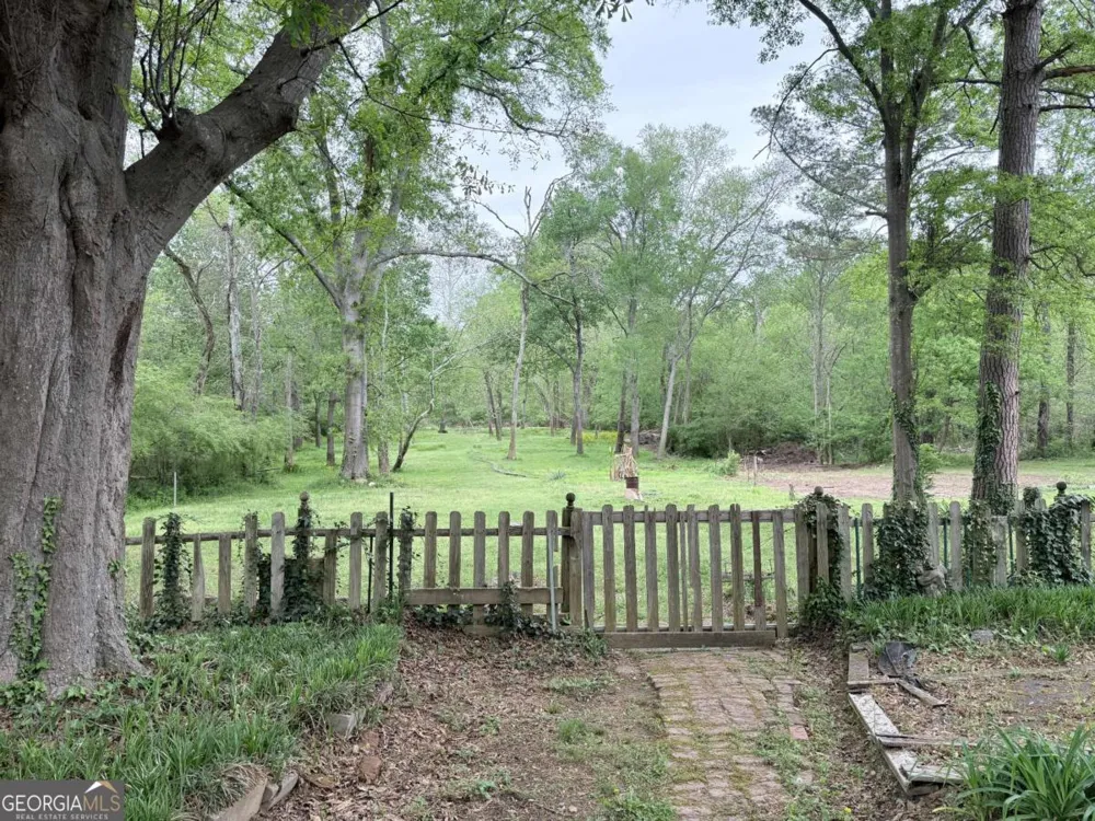 3033 Riviera DR NW Conyers, GA 30012