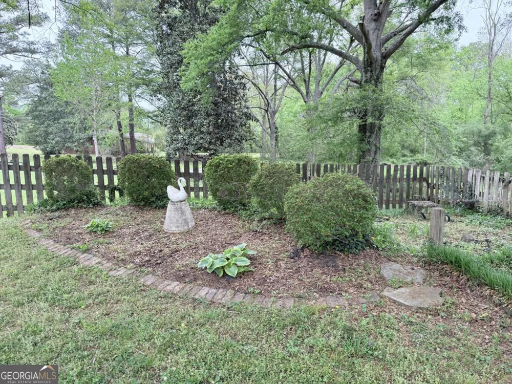 3033 Riviera DR NW Conyers, GA 30012
