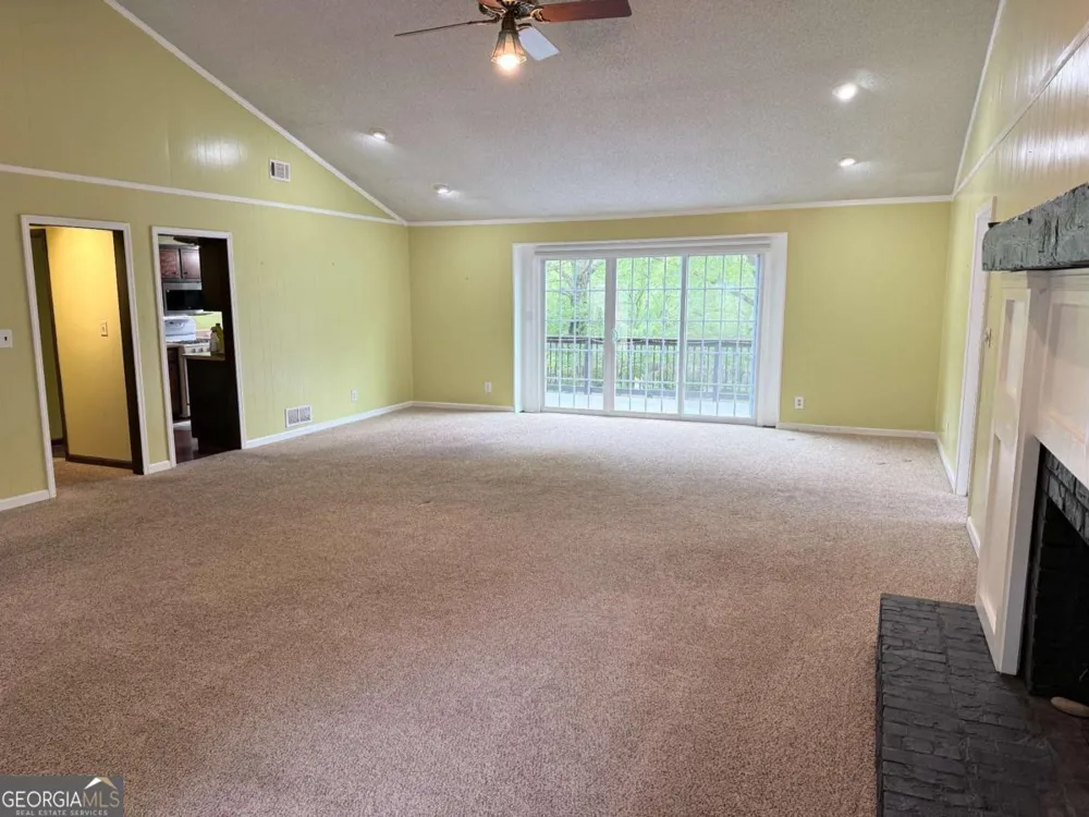 3033 Riviera DR NW Conyers, GA 30012