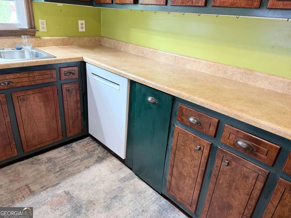 3033 Riviera DR NW Conyers, GA 30012