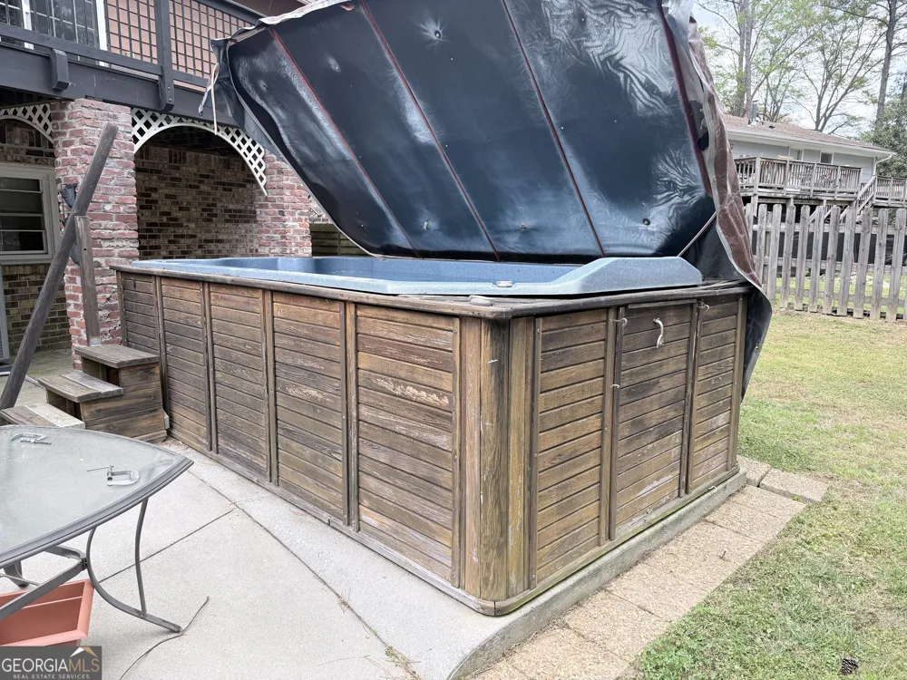 3033 Riviera DR NW Conyers, GA 30012