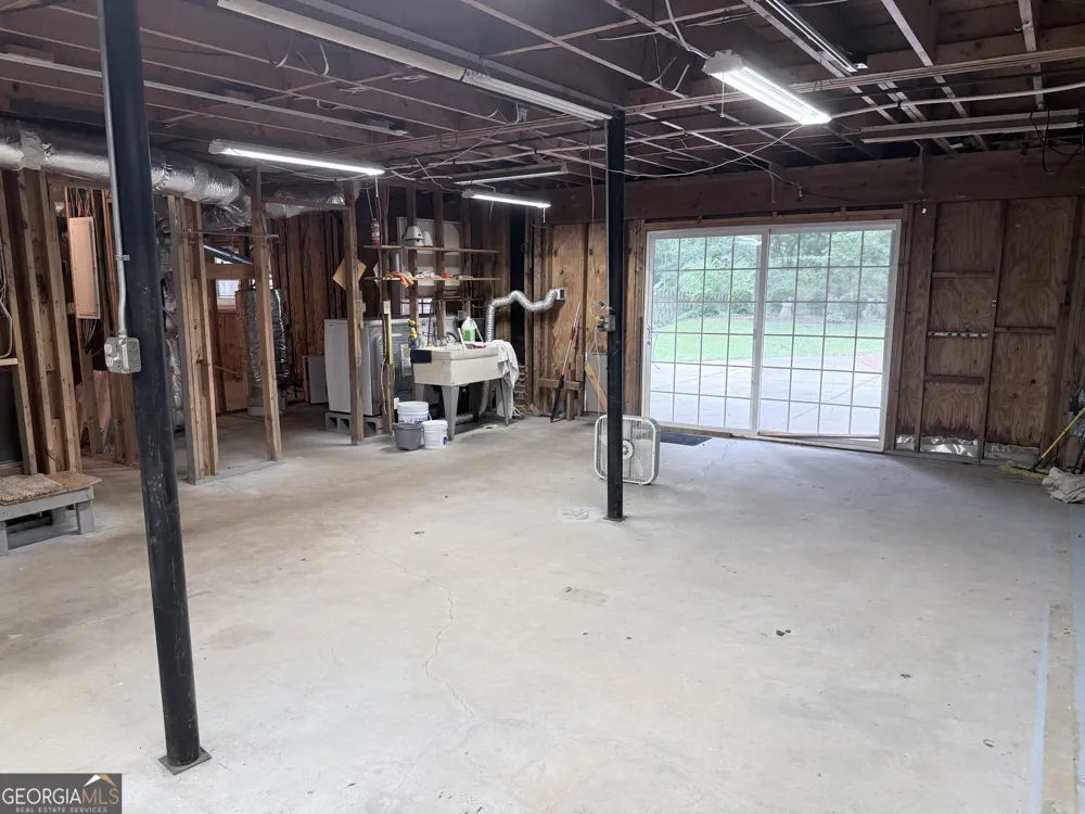3033 Riviera DR NW Conyers, GA 30012