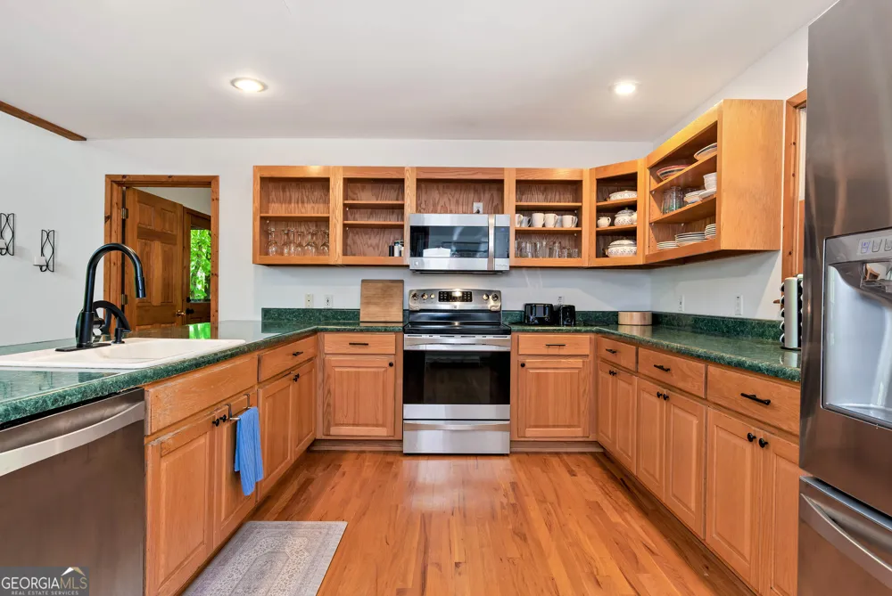 142 Hugh Dorsey RD Hartwell, GA 30643