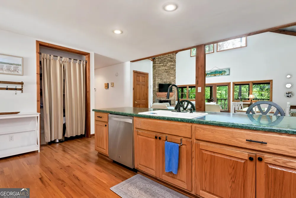 142 Hugh Dorsey RD Hartwell, GA 30643