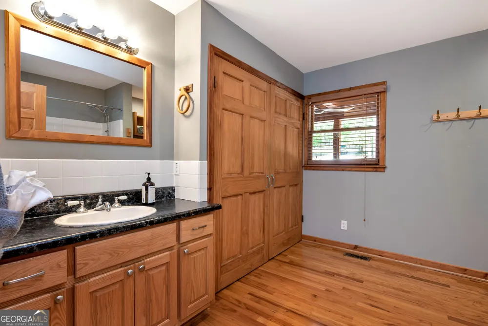 142 Hugh Dorsey RD Hartwell, GA 30643