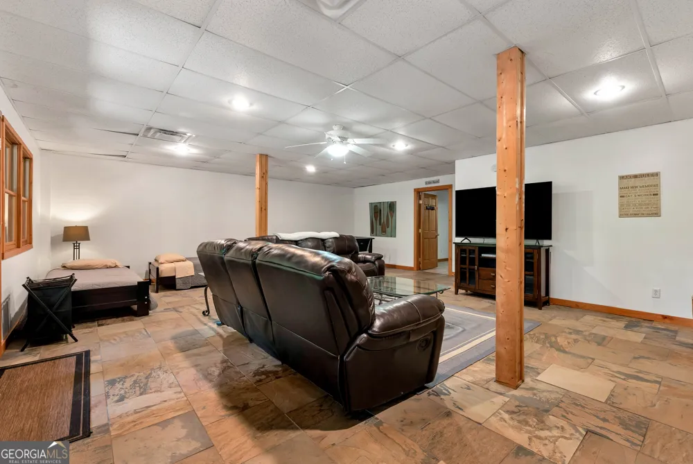 142 Hugh Dorsey RD Hartwell, GA 30643