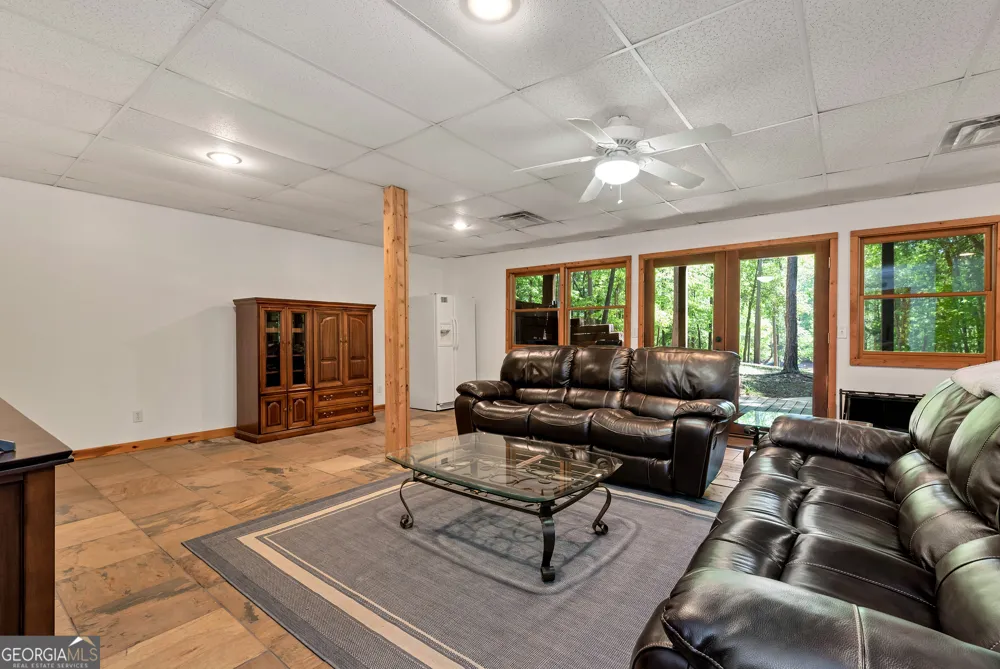 142 Hugh Dorsey RD Hartwell, GA 30643