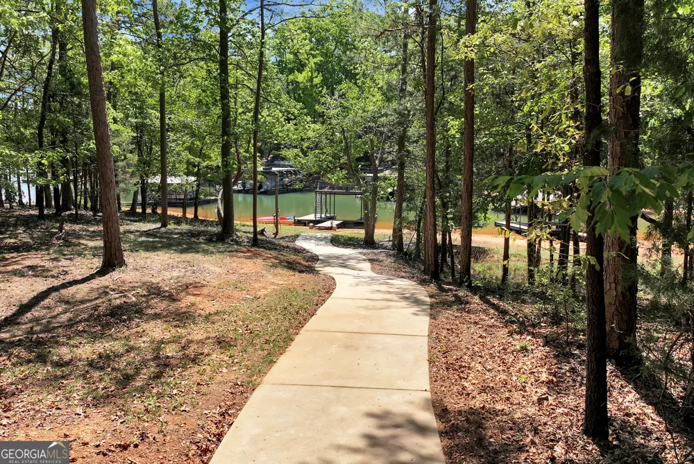 142 Hugh Dorsey RD Hartwell, GA 30643
