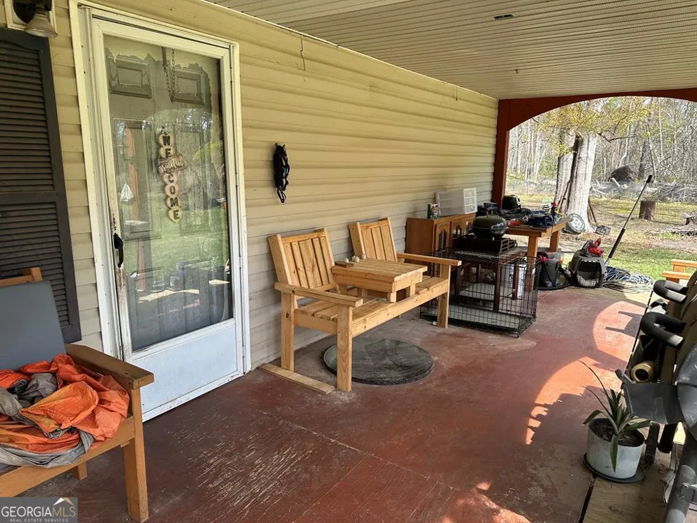686 Victory CIR Lyons, GA 30436