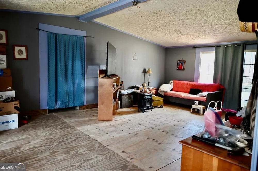 686 Victory CIR Lyons, GA 30436