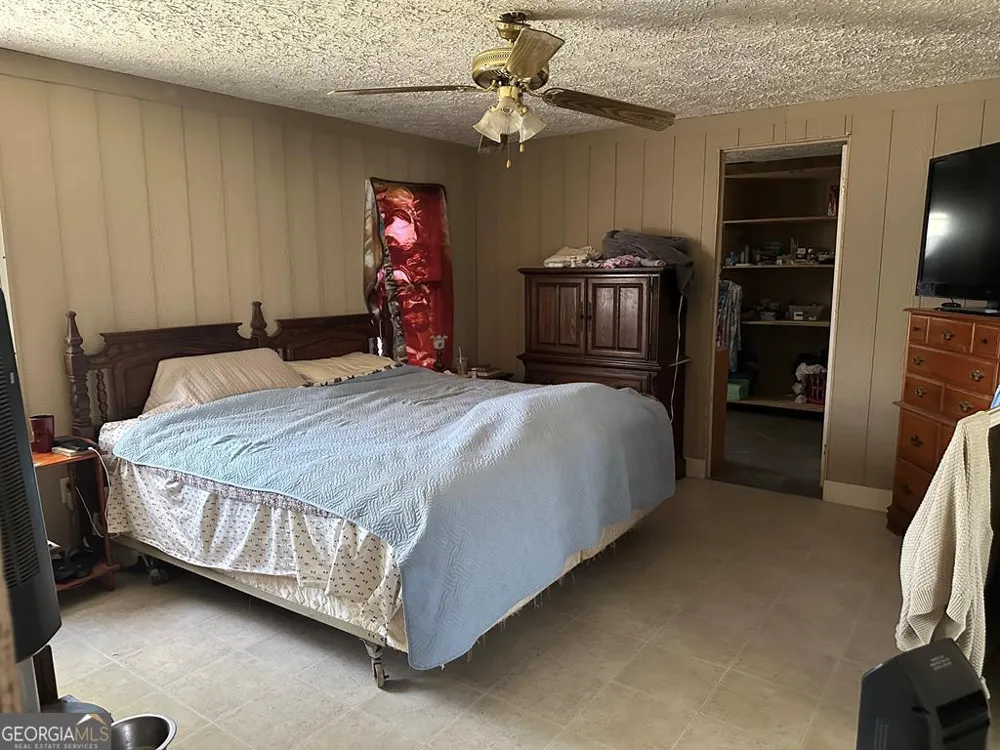 686 Victory CIR Lyons, GA 30436