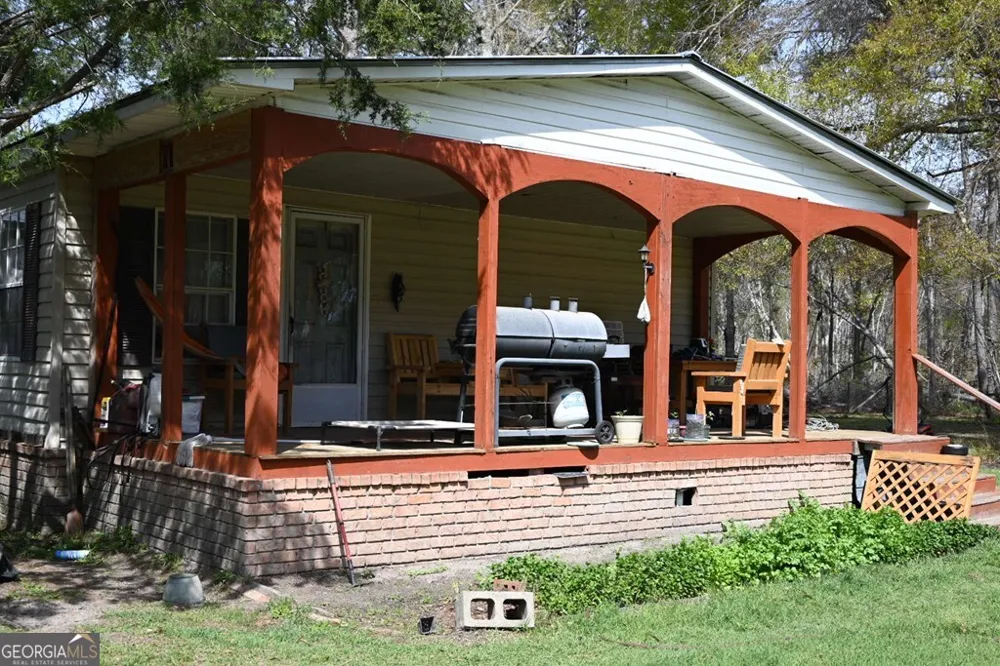 686 Victory CIR Lyons, GA 30436