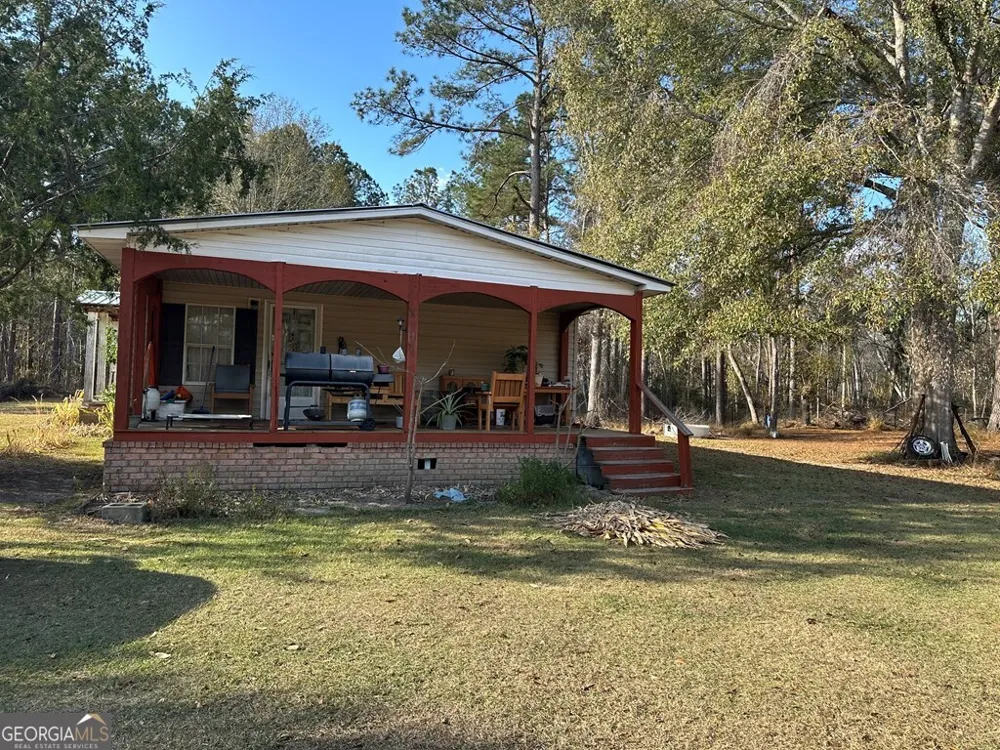 686 Victory CIR Lyons, GA 30436