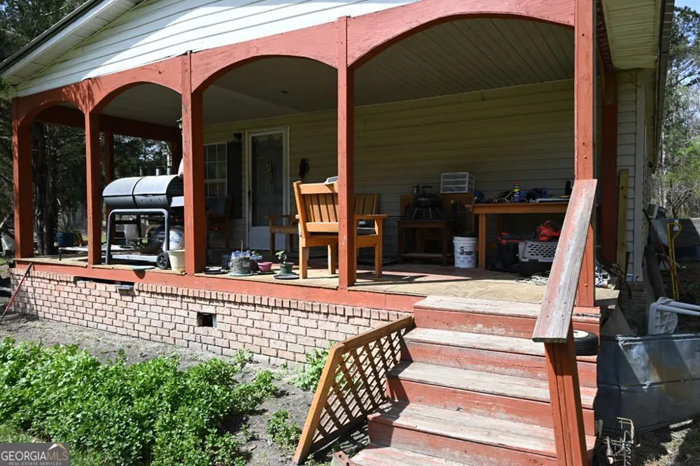 686 Victory CIR Lyons, GA 30436