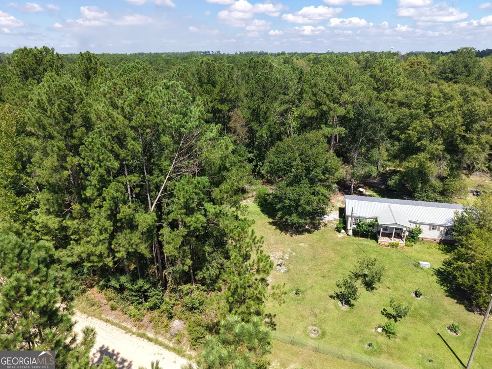 686 Victory CIR Lyons, GA 30436