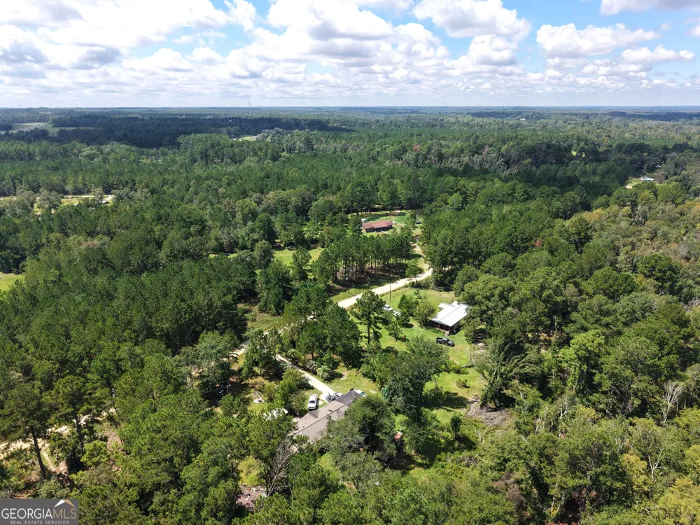 686 Victory CIR Lyons, GA 30436