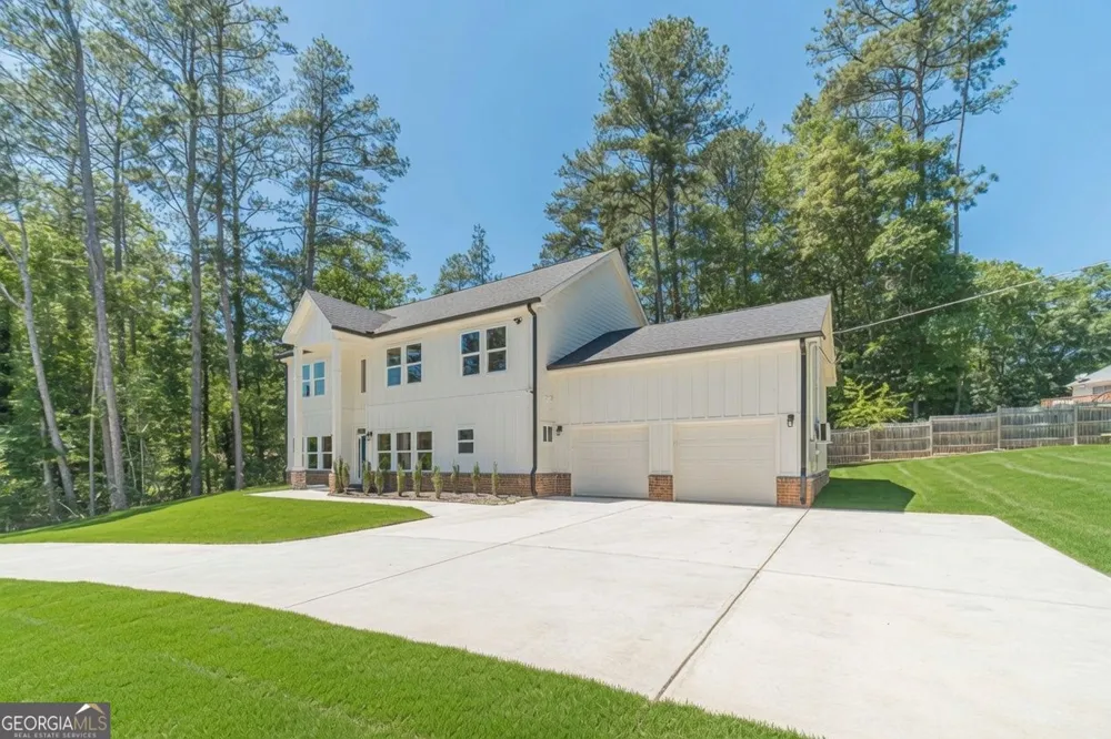 2921 Lee RD SW Snellville, GA 30039