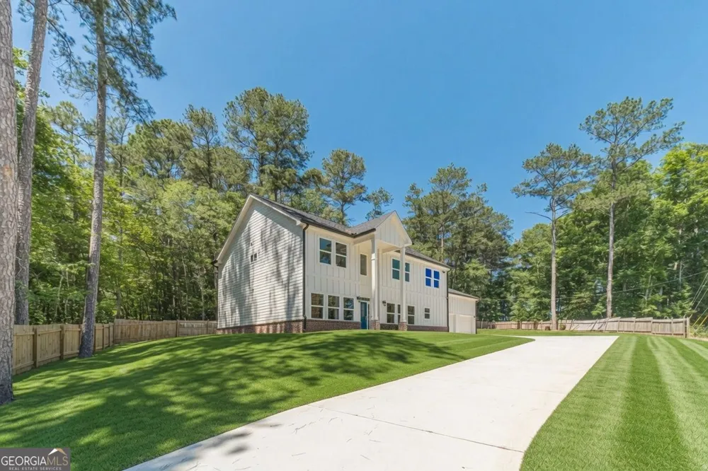 2921 Lee RD SW Snellville, GA 30039