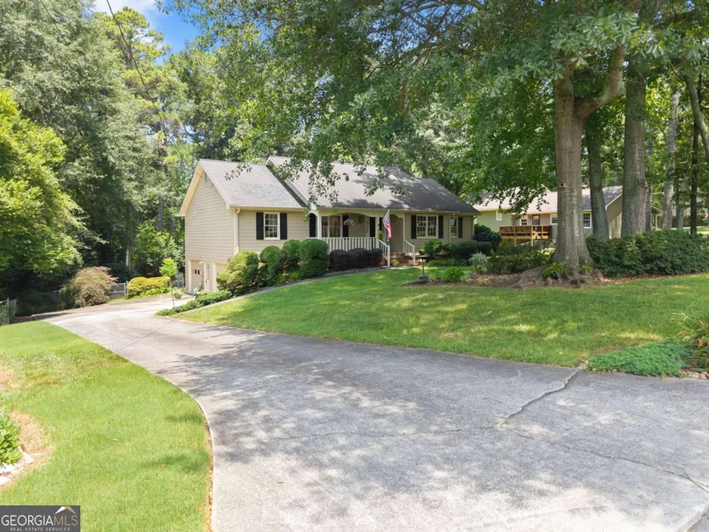 1155 Lakeridge CT Grayson, GA 30017