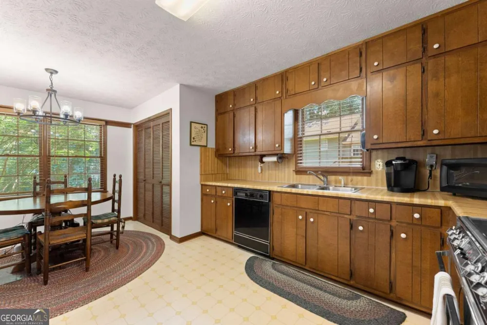 1155 Lakeridge CT Grayson, GA 30017