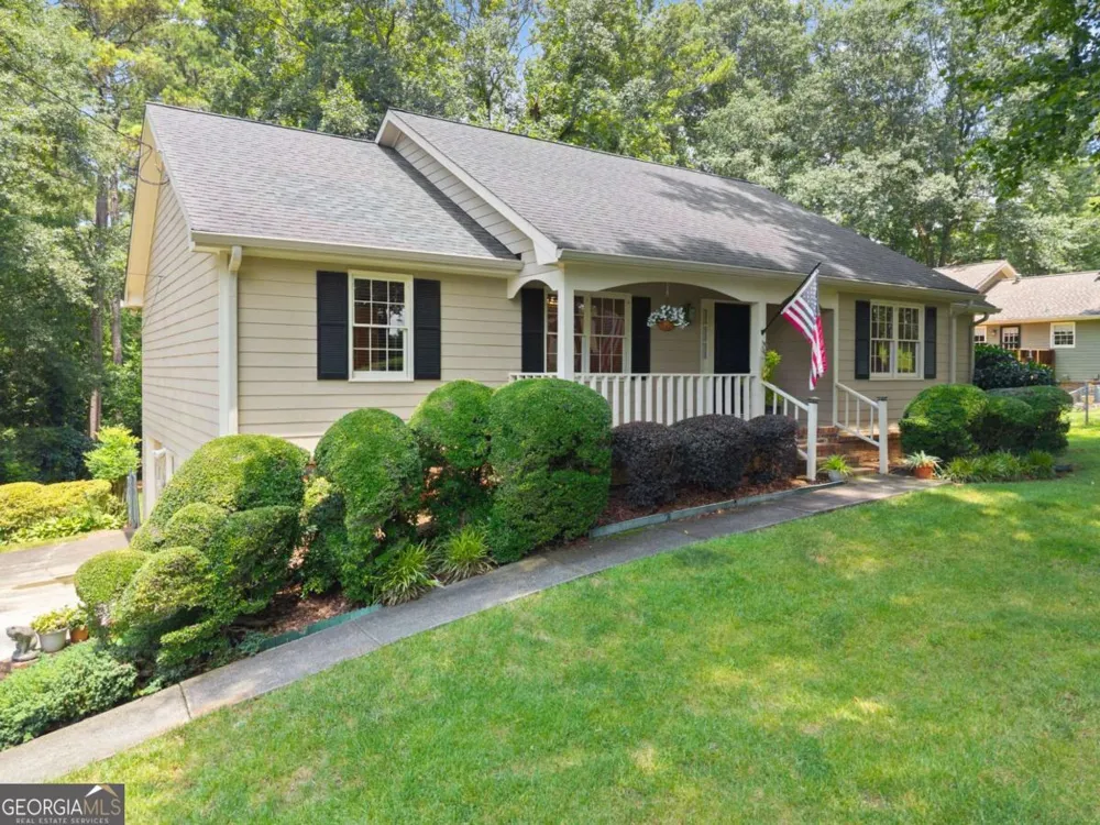 1155 Lakeridge CT Grayson, GA 30017