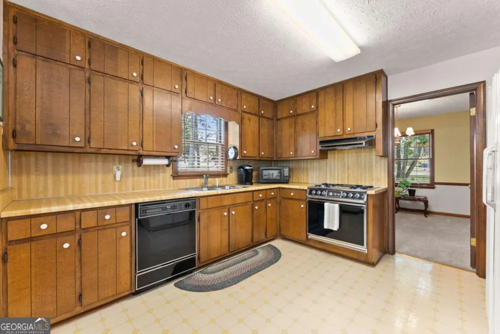 1155 Lakeridge CT Grayson, GA 30017