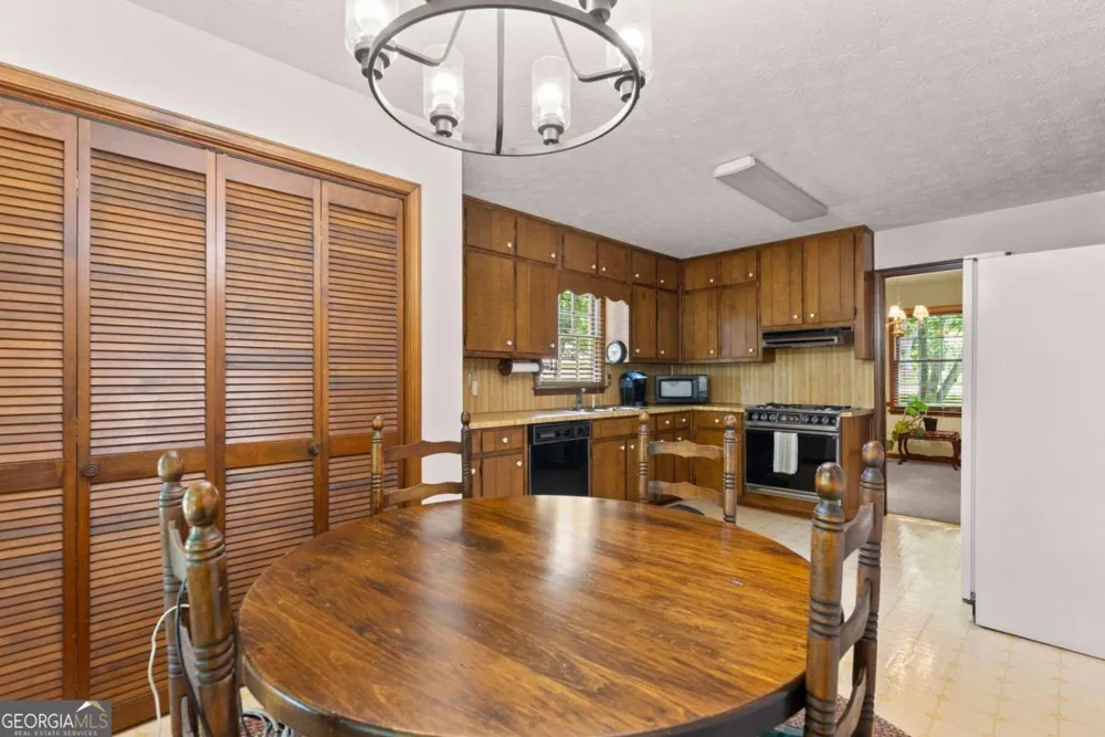 1155 Lakeridge CT Grayson, GA 30017