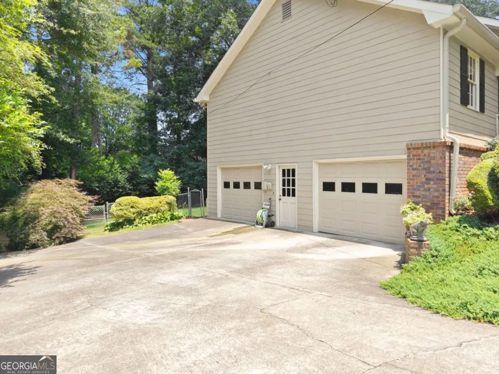1155 Lakeridge CT Grayson, GA 30017