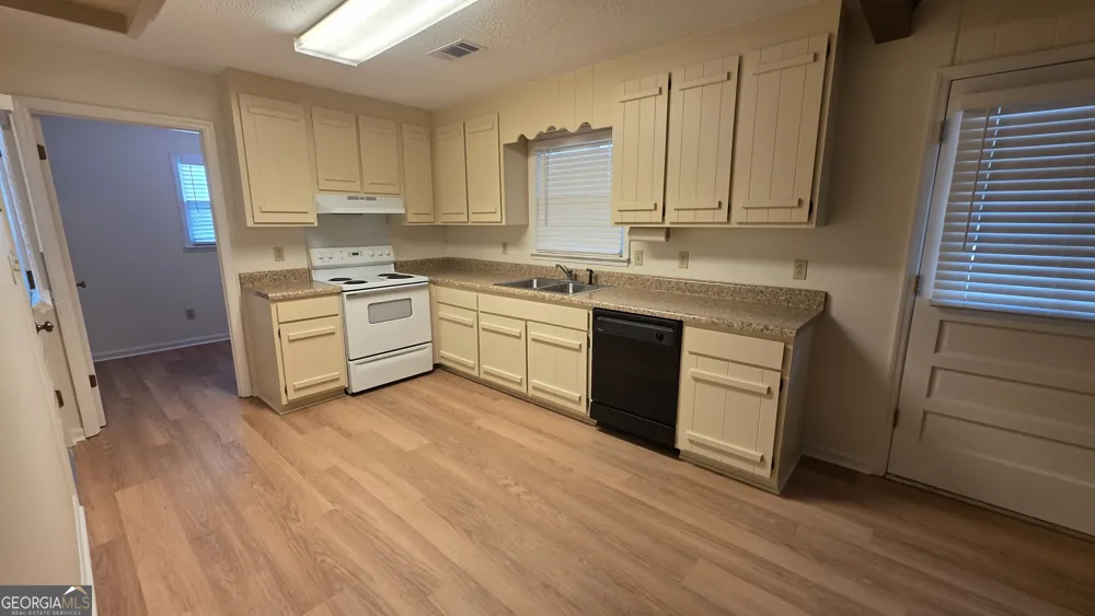 1308 Jeffrey DR Dublin, GA 31021