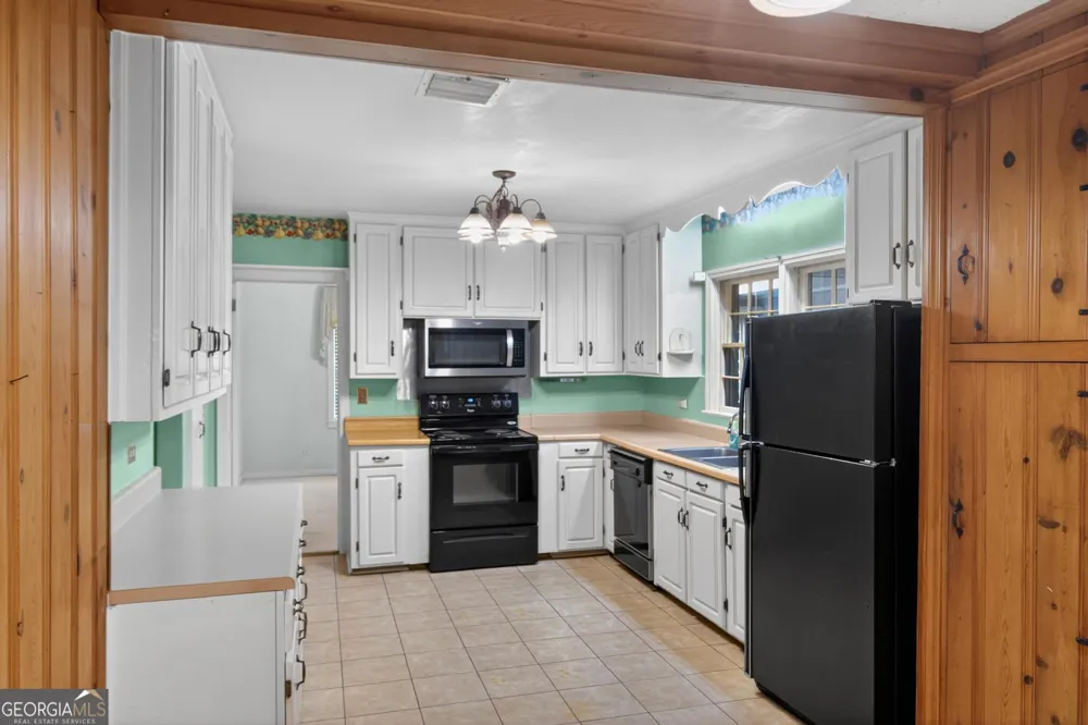 447 S College ST Metter, GA 30439