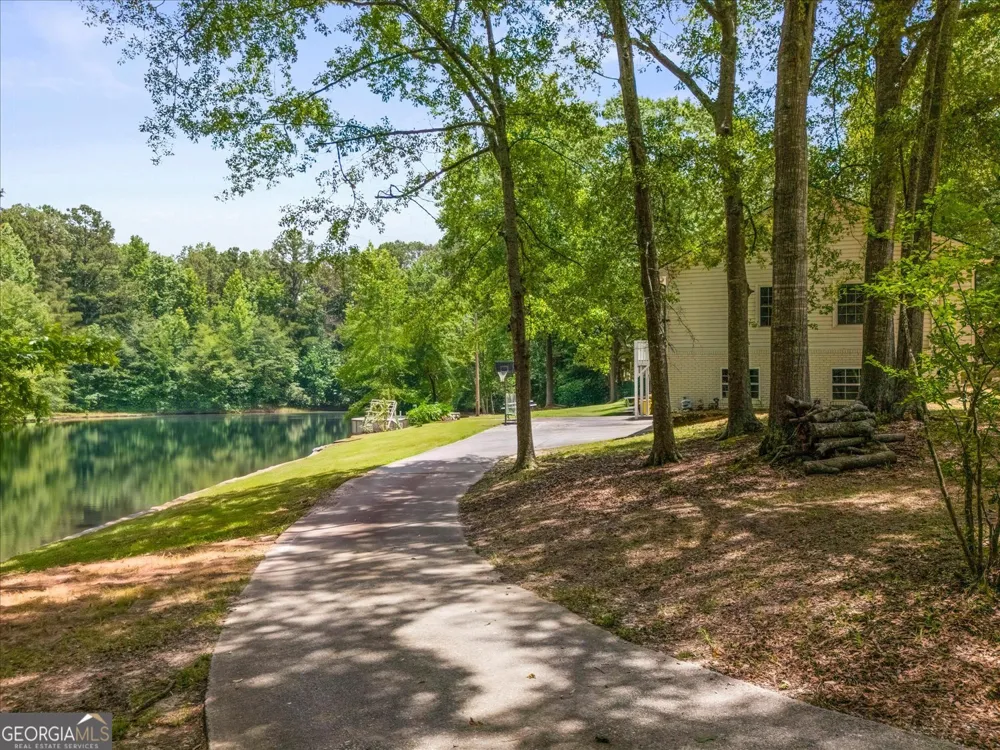 177 Norton CIR Carrollton, GA 30117