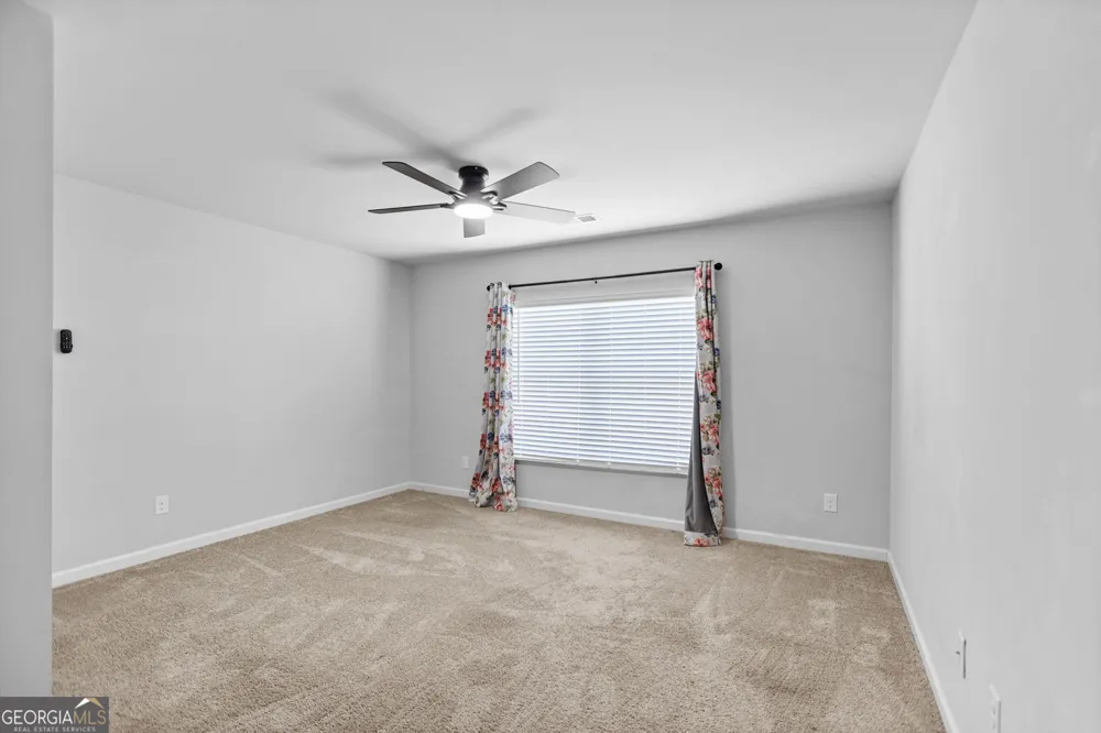 141 N Meadows Ridge DR Grantville, GA 30220
