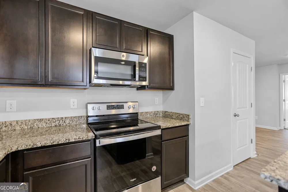 141 N Meadows Ridge DR Grantville, GA 30220