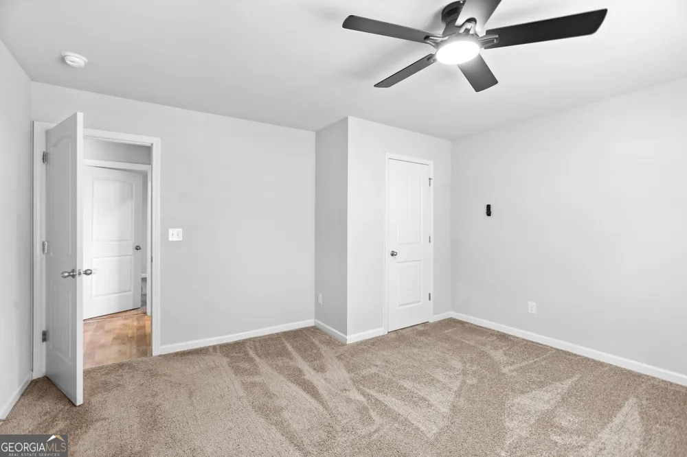 141 N Meadows Ridge DR Grantville, GA 30220