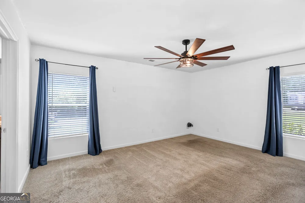 141 N Meadows Ridge DR Grantville, GA 30220
