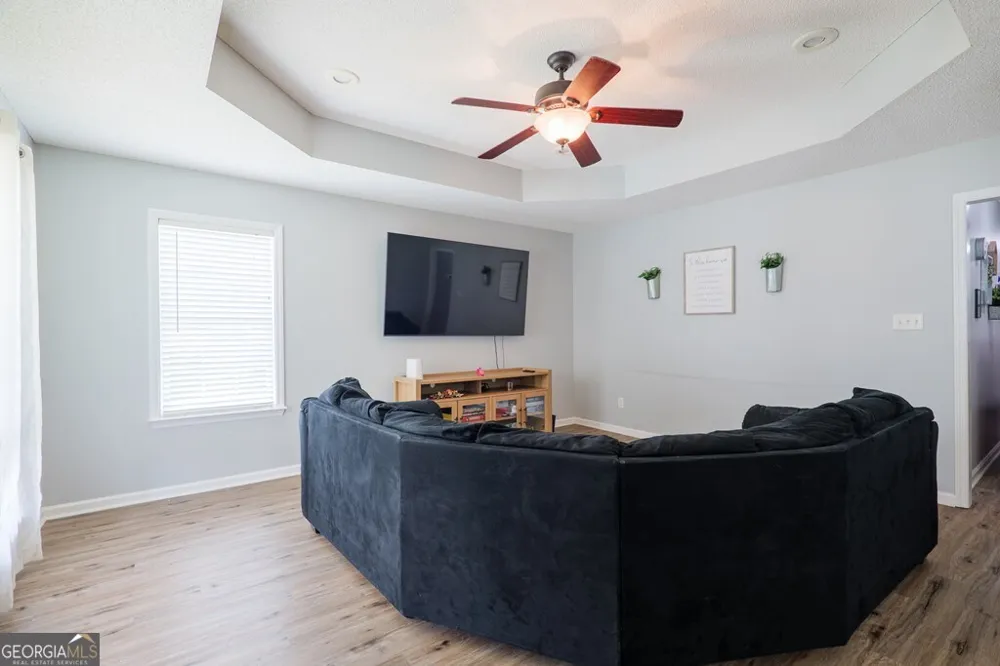 212 Hilltop CIR Valdosta, GA 31602