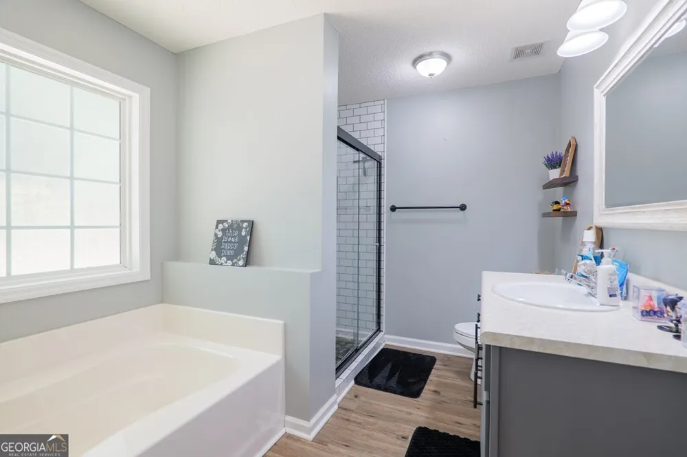 212 Hilltop CIR Valdosta, GA 31602