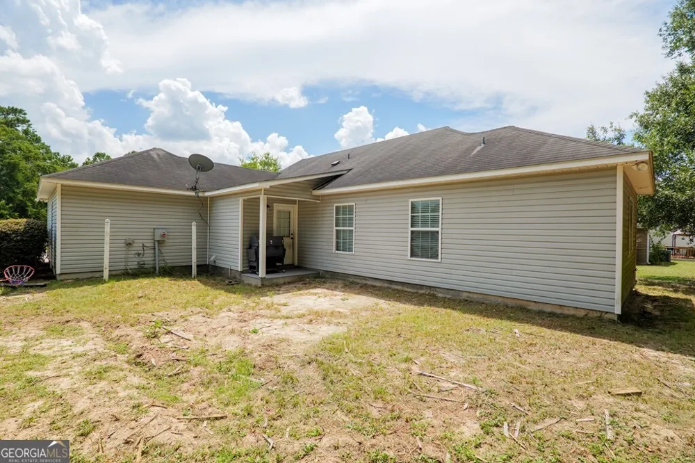 212 Hilltop CIR Valdosta, GA 31602